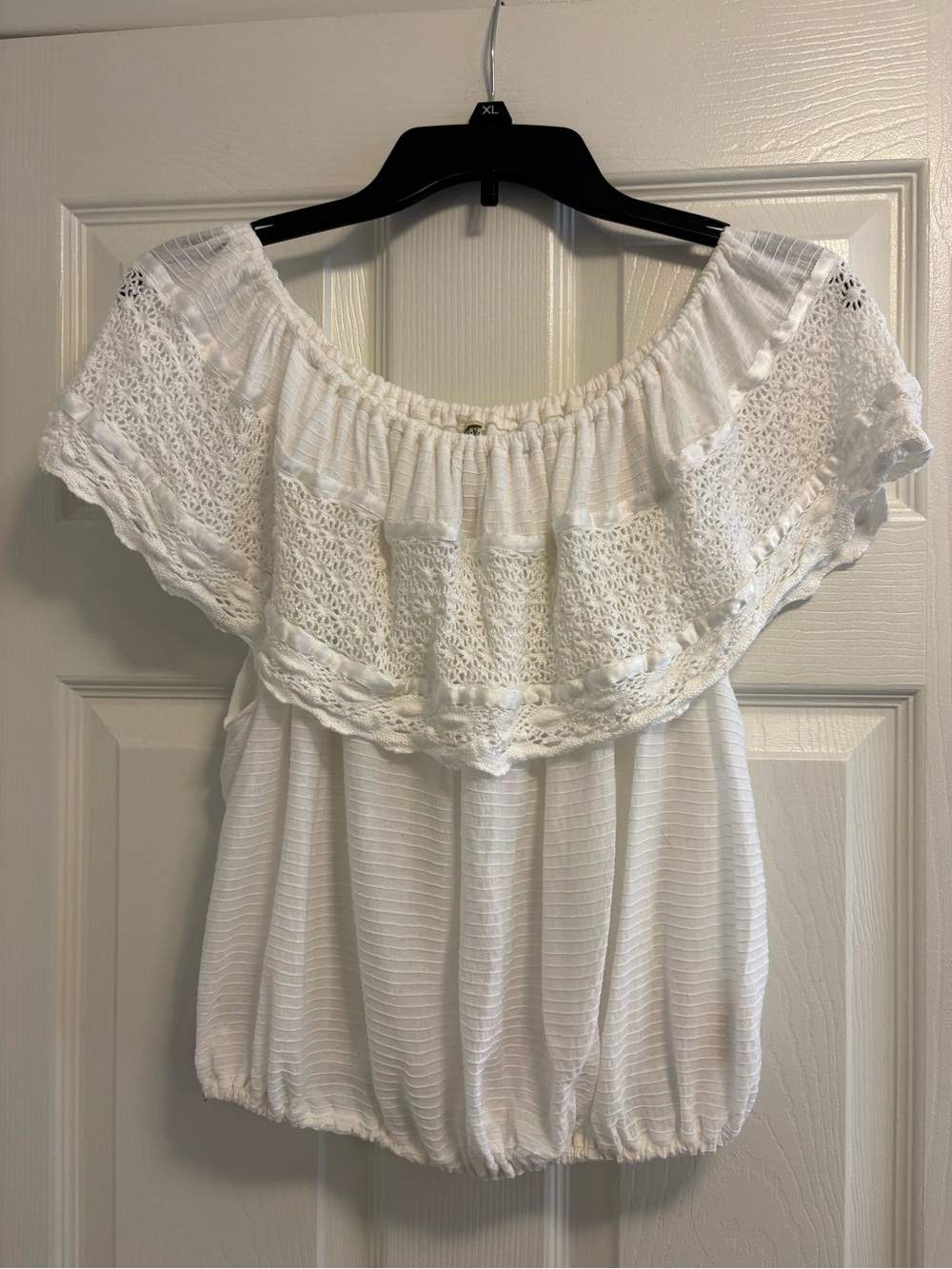 Free People White Off-Shoulder Crochet Ruffle Crop Top size medium